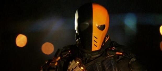 Deathstroke y Amanda Waller continuarían en Arrow. Deathstroke y Amanda Waller continuarían en Arrow.