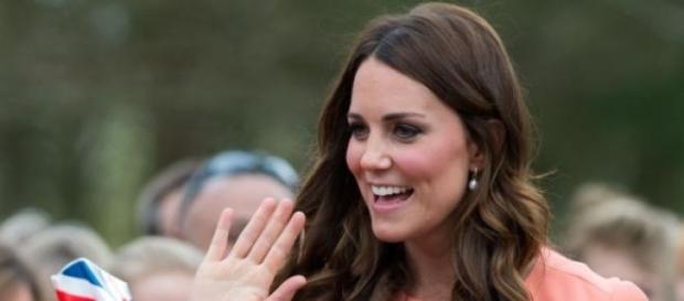Kate Middleton deu à luz uma menina Kate Middleton deu à luz uma menina