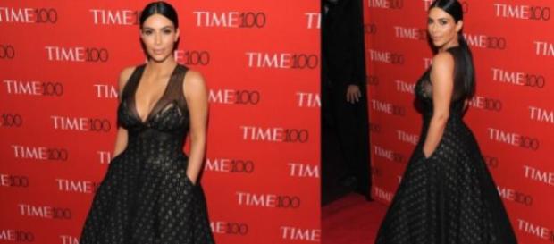 Kim Kardashian deslumbrou na passadeira vermelha Kim Kardashian deslumbrou na passadeira vermelha