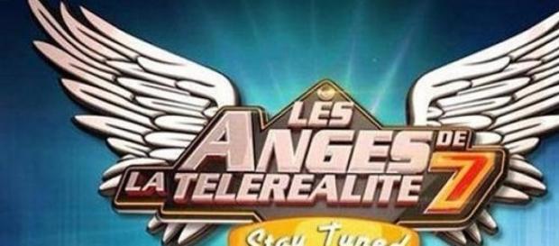 Les Anges 7, Le Mag: coucheries en série. Les Anges 7, Le Mag: coucheries en série.