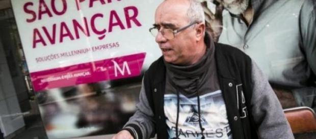 Orlando Cruz a recolher assinaturas na Boavista. Orlando Cruz a recolher assinaturas na Boavista.