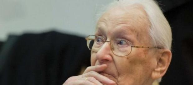 Oskar Groening doit répondre de ses gestes. Oskar Groening doit répondre de ses gestes.