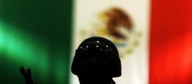 Polícia mexicana envolvida em novo massacre Polícia mexicana envolvida em novo massacre