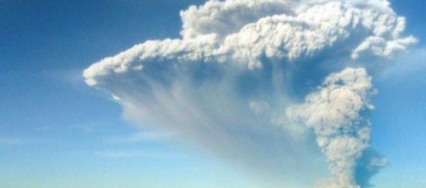Erupcja wulkanu Calbuco po 43 latach uśpienia Erupcja wulkanu Calbuco po 43 latach uśpienia