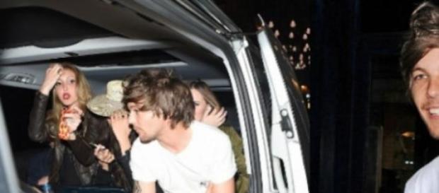 Louis Tomlinson em mais uma noite de 'farra' Louis Tomlinson em mais uma noite de 'farra'