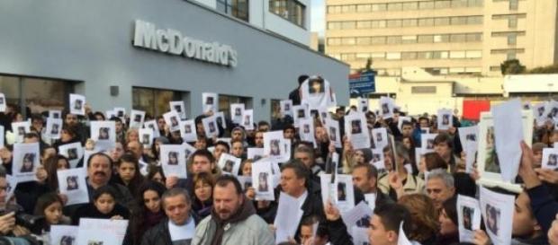 Mahnwache vor dem Tatort in Offenbach Mahnwache vor dem Tatort in Offenbach