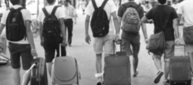 Seis de cada diez jóvenes españoles optan emigrar Seis de cada diez jóvenes españoles optan emigrar