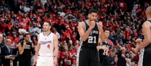 Tim Duncan y Boris Diaw festejan igualar la serie Tim Duncan y Boris Diaw festejan igualar la serie