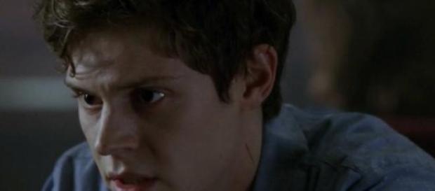Evan Peters ainda não falhou uma temporada. Evan Peters ainda não falhou uma temporada.