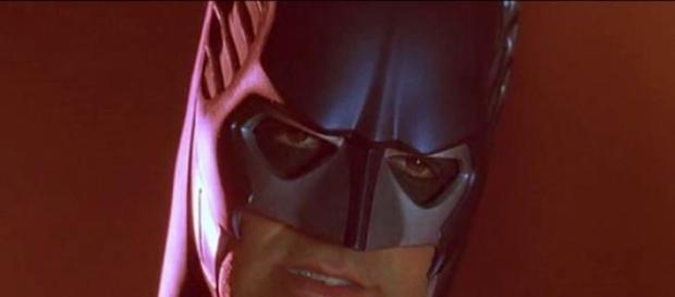 Gibt sich George Clooney als Batman aus? Gibt sich George Clooney als Batman aus?