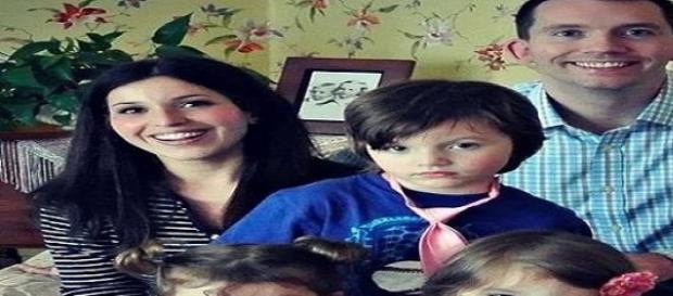 Mia, la bambina che sogna una nuova identità Mia, la bambina che sogna una nuova identità