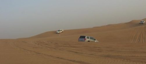 Camionetas 4x4 en el desierto de Dubai