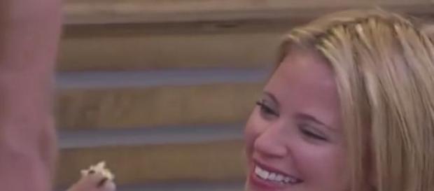 Aynara se deja querer por Cabanas Aynara se deja querer por Cabanas