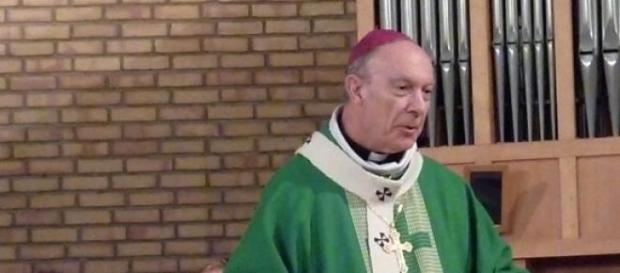 Mgr Léonard a été condamné à verser 10 000 euros. Mgr Léonard a été condamné à verser 10 000 euros.