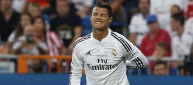O joelho incomoda Cristiano Ronaldo O joelho incomoda Cristiano Ronaldo
