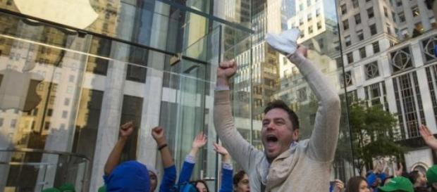 Rumours of Apple Watch feeds brand enthusiasm Rumours of Apple Watch feeds brand enthusiasm