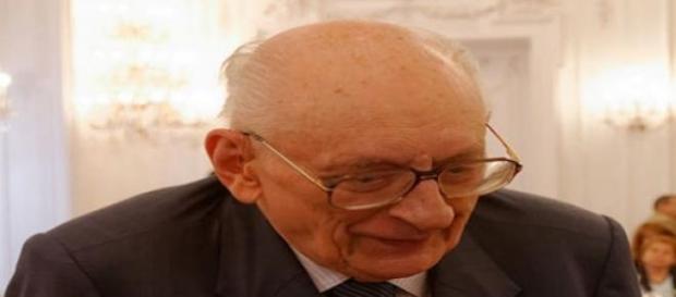 Bartoszewski muore all'età di 93 anni Bartoszewski muore all'età di 93 anni