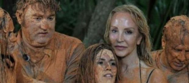 Carmen Lomana decide seguir en "Supervivientes" Carmen Lomana decide seguir en "Supervivientes"