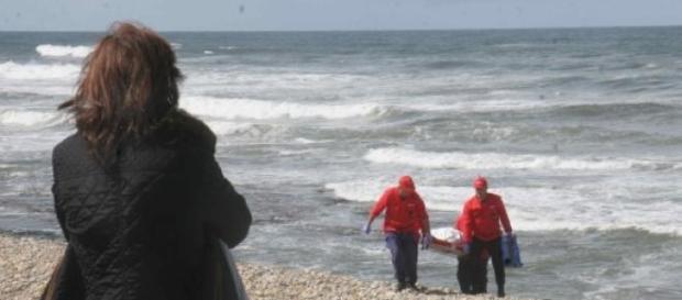 Corpo encontrado na Praia da Carruagem, em Belinho Corpo encontrado na Praia da Carruagem, em Belinho