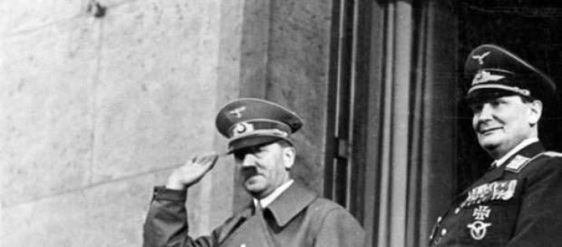Hermann Göring y Adolf Hitler Hermann Göring y Adolf Hitler