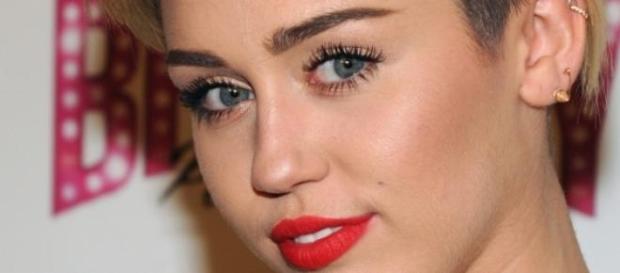 Miley Cyrus se desmelena en Los Ángeles Miley Cyrus se desmelena en Los Ángeles