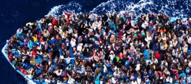 Statek z imigrantami rozbił się u wybrzeży Rodos Statek z imigrantami rozbił się u wybrzeży Rodos