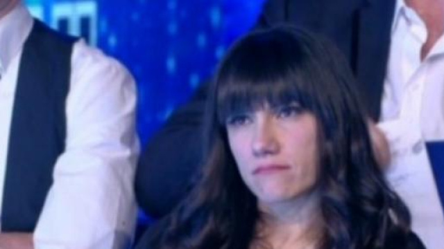 Elisa infuriata dopo l'eliminazione di Paola.