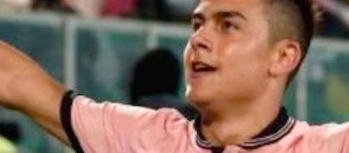 Dybala esulta con la maglia del Palermo