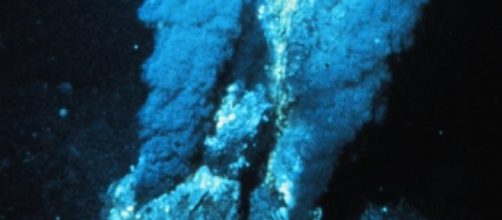Fuente hidrotermal de la dorsal atlántica