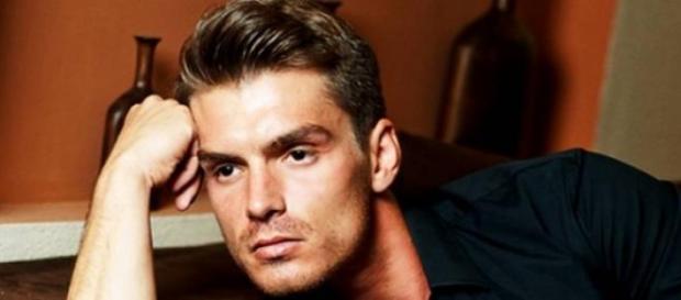Bogdan Vladau si-a facut transplant de par Bogdan Vladau si-a facut transplant de par