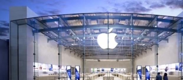 Customer visits to Apple stores increased 22%. Customer visits to Apple stores increased 22%.