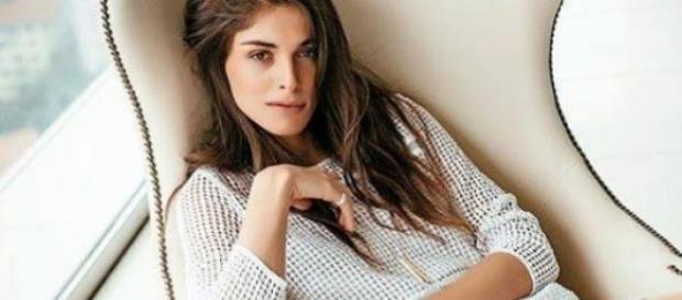 Elisa Sednaoui madrina Mostra Venezia (Facebook) Elisa Sednaoui madrina Mostra Venezia (Facebook)