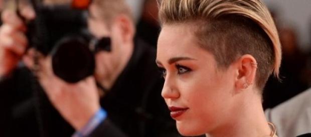 Miley Cyrus und Liam Hemsworth wieder ein Paar? Miley Cyrus und Liam Hemsworth wieder ein Paar?