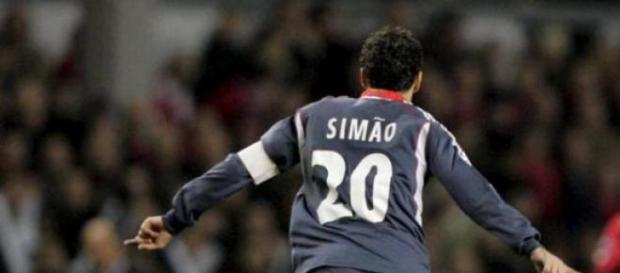 Simão marcou em Liverpool um dos melhores golos Simão marcou em Liverpool um dos melhores golos