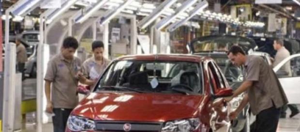 Habrá suspensiones y retiros voluntarios en 'Fiat' Habrá suspensiones y retiros voluntarios en 'Fiat'