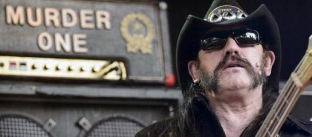Ian "Lemmy" Kilmister avisa: "Não estou morto!" Ian "Lemmy" Kilmister avisa: "Não estou morto!"