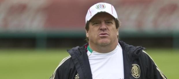 Miguel Herrera realizó gira por Europa Miguel Herrera realizó gira por Europa