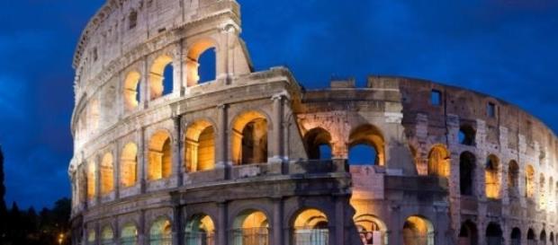 O Colisseu símbolo de Roma, capital da Itália O Colisseu símbolo de Roma, capital da Itália
