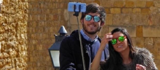 Wimbledon is to ban usage of selfie sticks Wimbledon is to ban usage of selfie sticks