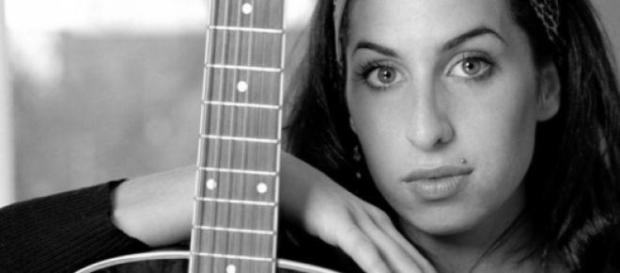 Amy Winehouse, cantante y compositora británica Amy Winehouse, cantante y compositora británica