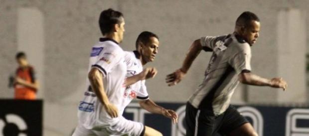 Lance de Botafogo PB e Botafogo RJ Lance de Botafogo PB e Botafogo RJ
