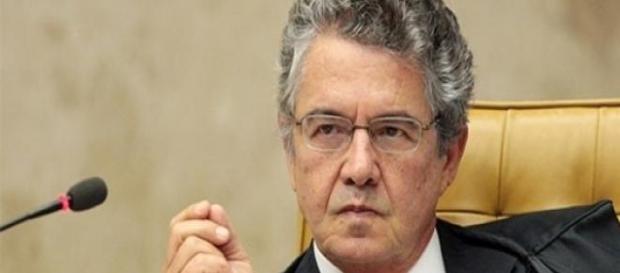 Marco Aurélio não acha necessário investigar Dilma Marco Aurélio não acha necessário investigar Dilma