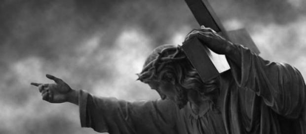 Papa Francesco in diretta tv per la via Crucis Papa Francesco in diretta tv per la via Crucis