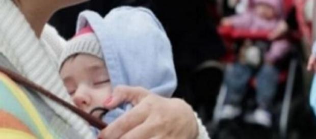 Românii din Spania, nasc copii, apoi îi vând Românii din Spania, nasc copii, apoi îi vând