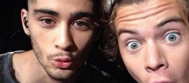Zayn Malik deixou os One Direction. Zayn Malik deixou os One Direction.