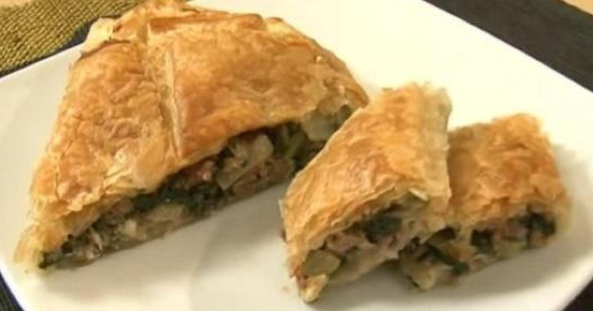 Cotto e Mangiato strudel di coste e salsiccia, la ricetta del 30 aprile