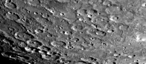 Una delle foto della superficie di Mercurio.