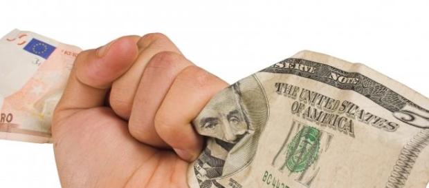 Dólar vs pesos: el dilema argentino Dólar vs pesos: el dilema argentino