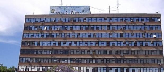 Edificio donde trabajan los tres damnificados Edificio donde trabajan los tres damnificados