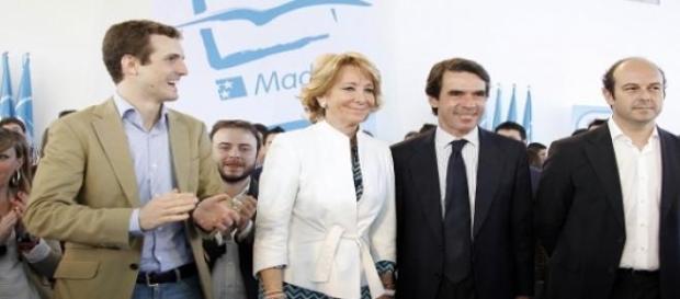 Esperanza Aguirre con Casado, Aznar y otros. Esperanza Aguirre con Casado, Aznar y otros.